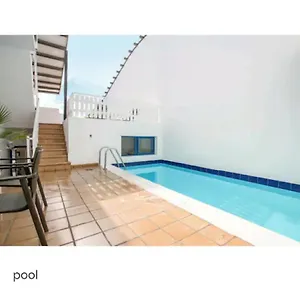 apartamento-papagayo-con-piscina-privada.in-canary-islands.com/