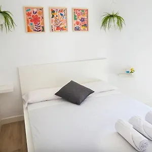 Apartamento Playa, Piscina Y Relax En Coqueto En, Nerja